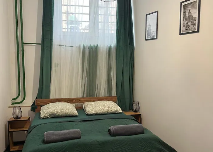 Tomtom Хостел *